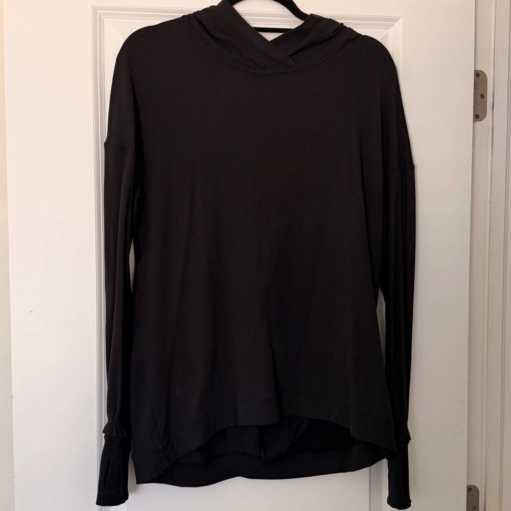 Lululemon black women’s sweatshirt